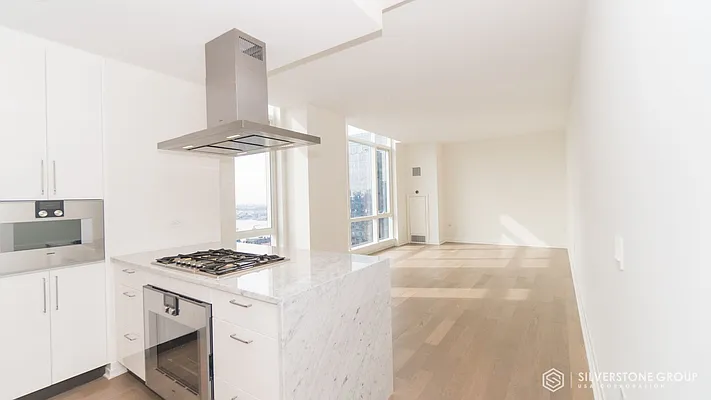 Rented by Silverstone Group USA Corp. | media 10