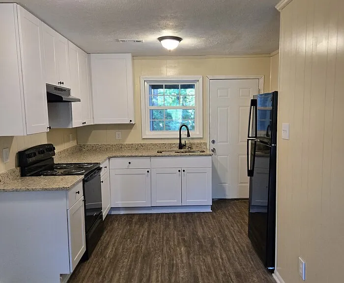 6104 Oakwood Cir SW — Photo 4