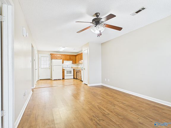 4th image of 1801 Graymont Ln SW APT C