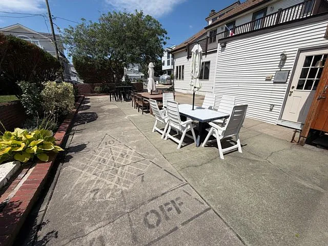 4 bed, 3.0 bath, $4,000 — Photo 4