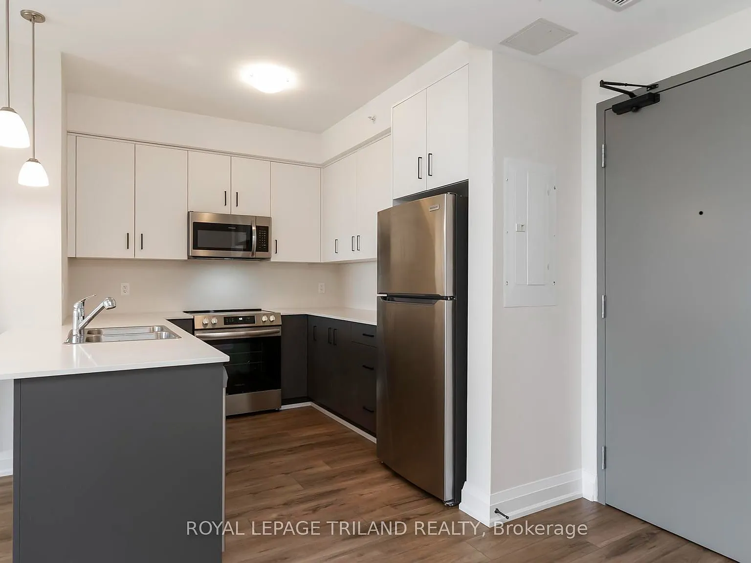 2 bed, $2,215 — Photo 4