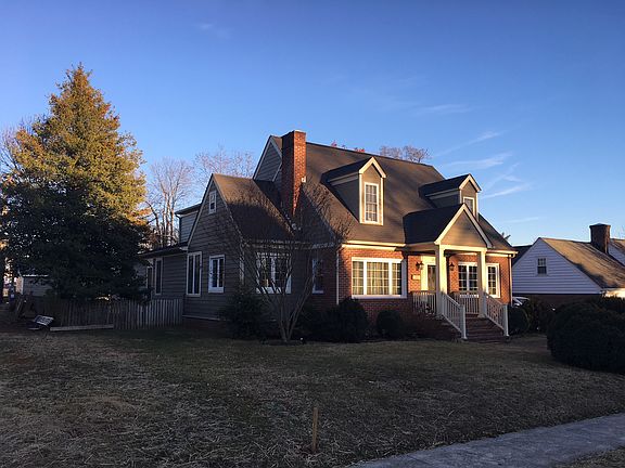 3rd image of 220 Taylor Ave