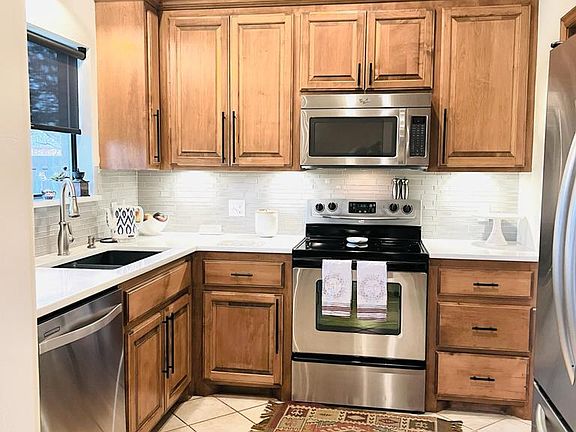 5th image of 15624 Darlington Ln
