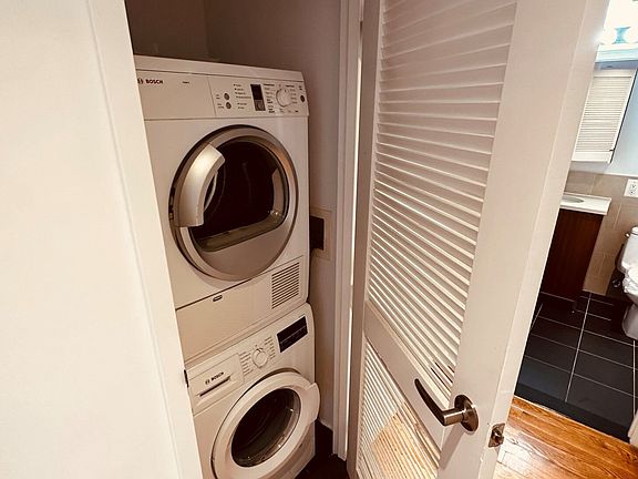 4th image of 2638 21st St APT 14D