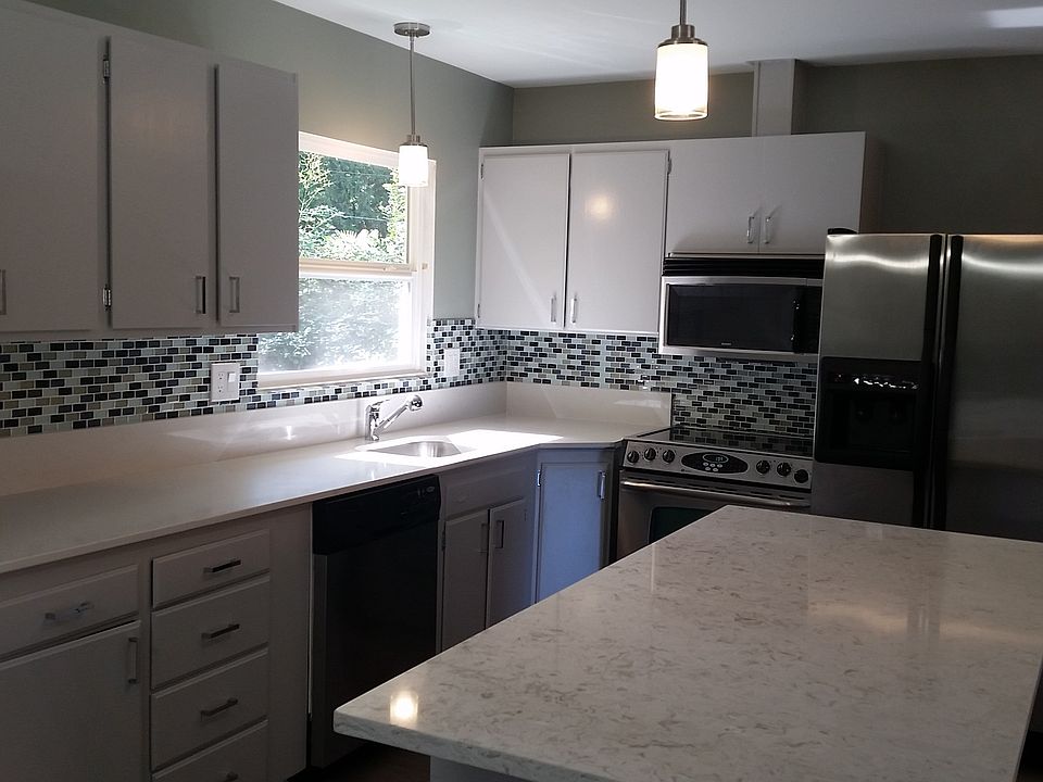 1st image of 1833 147th Ave SE