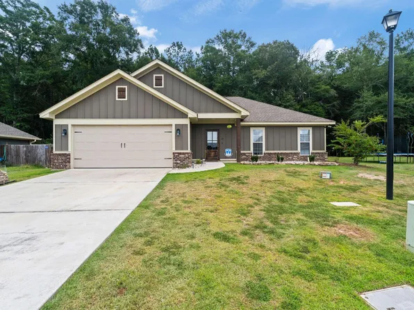 38 E Locust, Sumrall, MS 39482