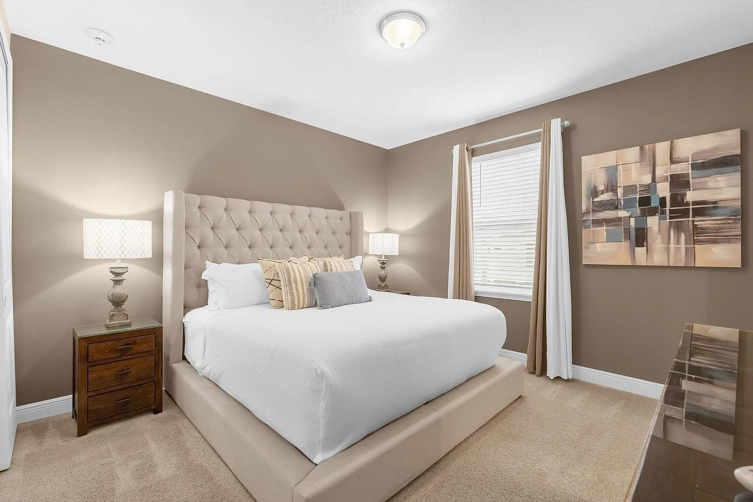 8 bed, 6.0 bath, 3605 sqft, $7,002 — Photo 4