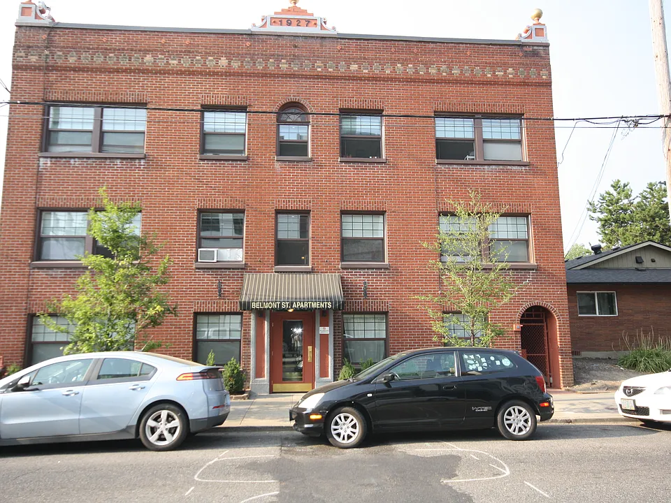 4263 SE Belmont St #204