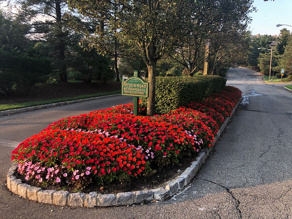 2nd image of 40 Hart Dr