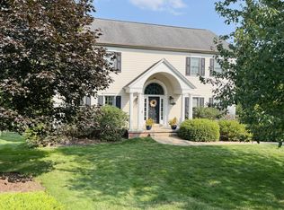 201 Shaker Heights Dr, Pittsburgh, PA 15238