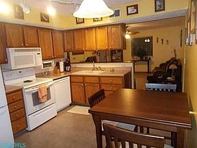 3rd image of 3225 Summerdale Ln