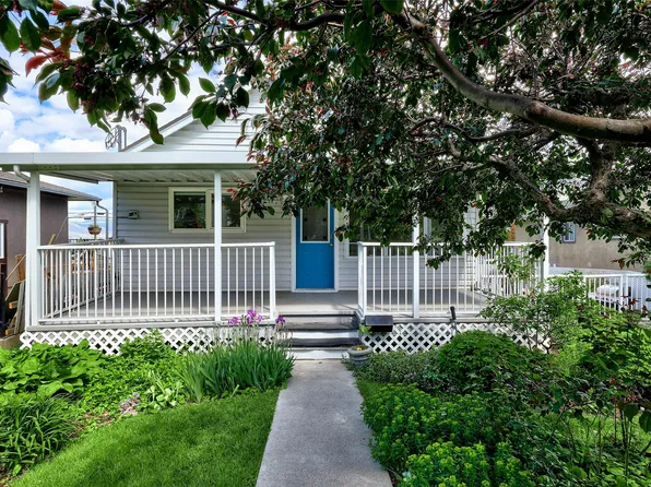 1022 Pleasant St, Kamloops, BC V2C 3B8