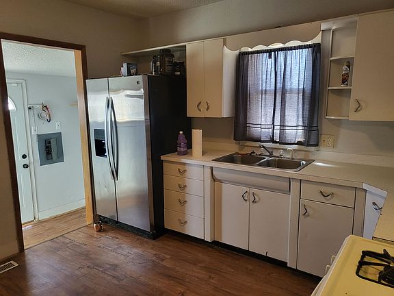 4th image of 908 Avenue G