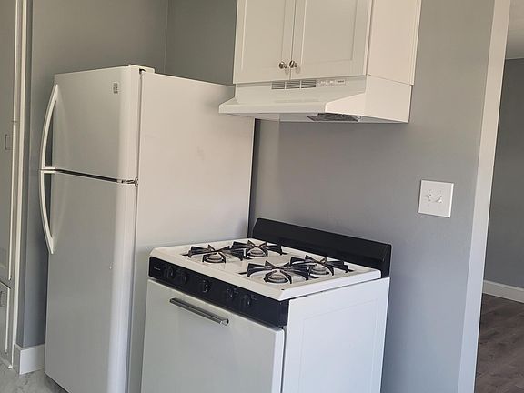 3rd image of 44535 1/2 Cedar Ave