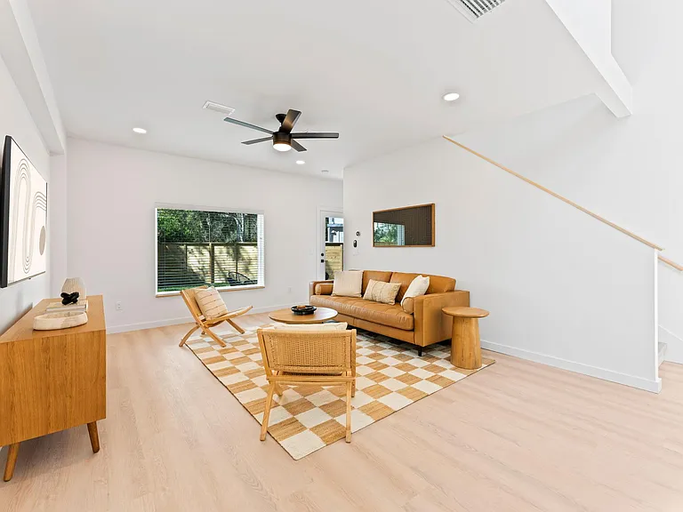 1351 Grant St — Photo 2