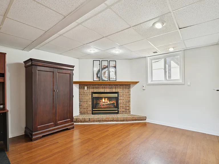 2480 Collegewood St — Photo 20