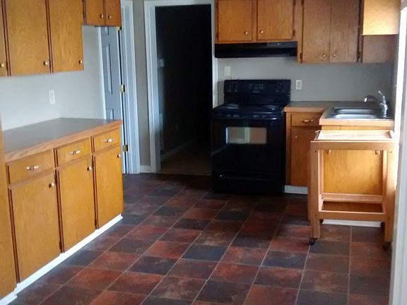4th image of 313 Evangeline Ave