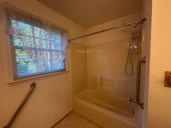 5th image of 5121 Plantation Grove Ln