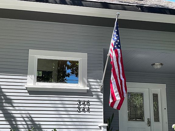 5th image of 346 Emerson St