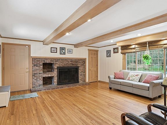 2nd image of 330 Merriweather Dr