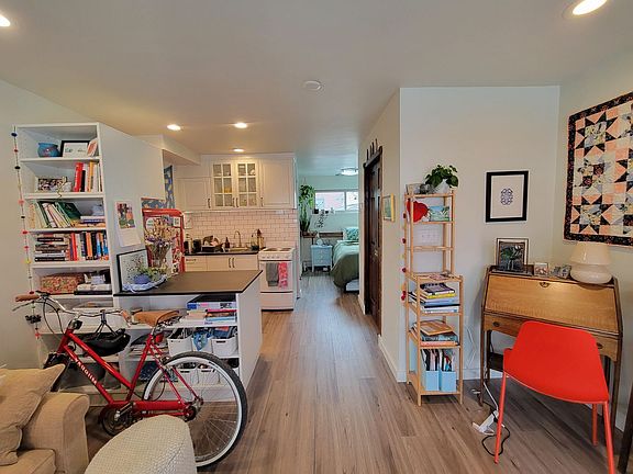 5th image of 319 W Olympic Pl #203