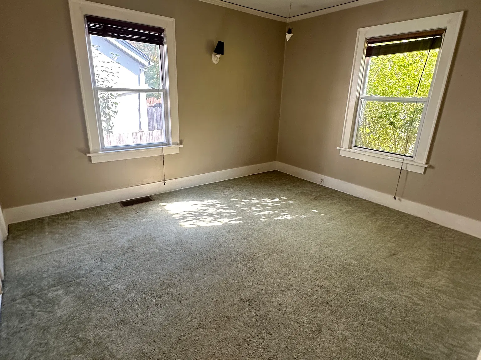 7818 Lake City Way NE — Photo 4
