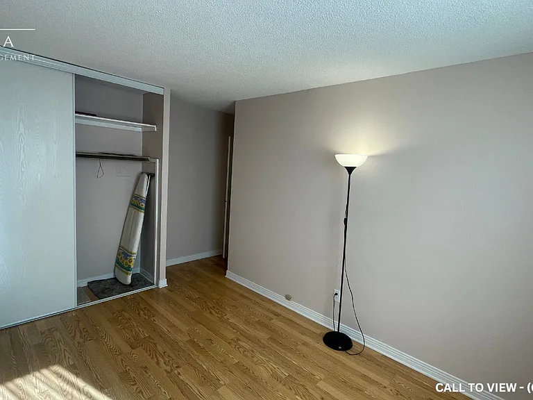 2000 Jasmine Cres #209 — Photo 10