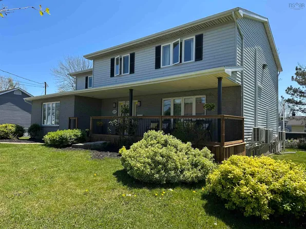 379 York St, Glace Bay, NS B1A 2M9