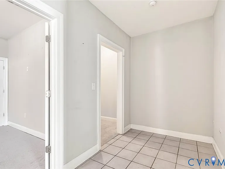 712 N 24th St — Photo 24
