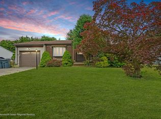 273 Constitution Ave, Toms River, NJ