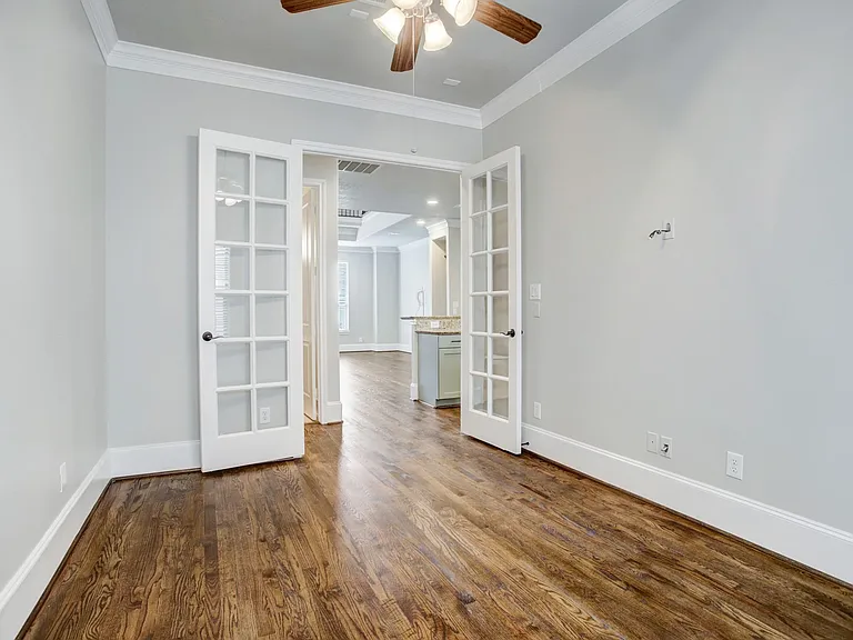 1046 W 23rd St #H — Photo 7