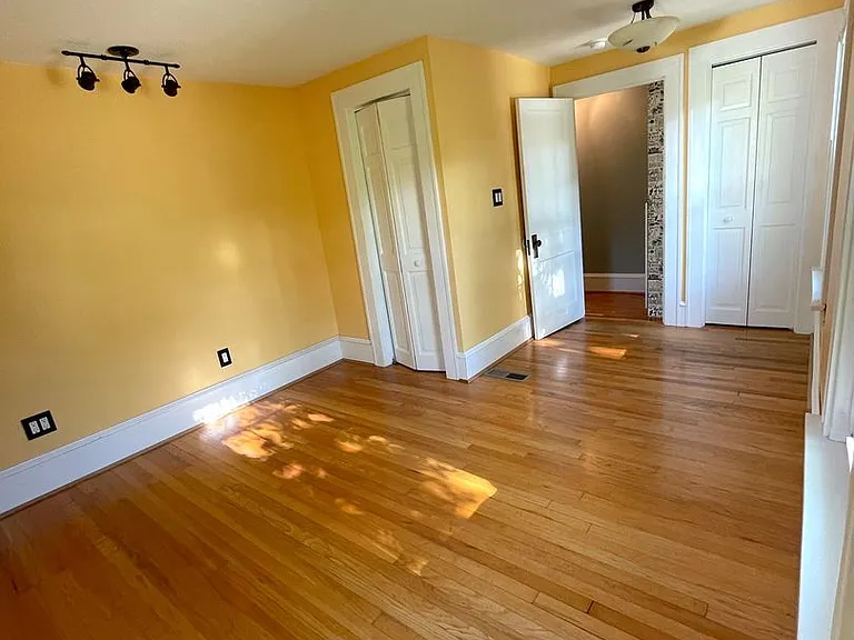 1404 E Park Pl — Photo 17
