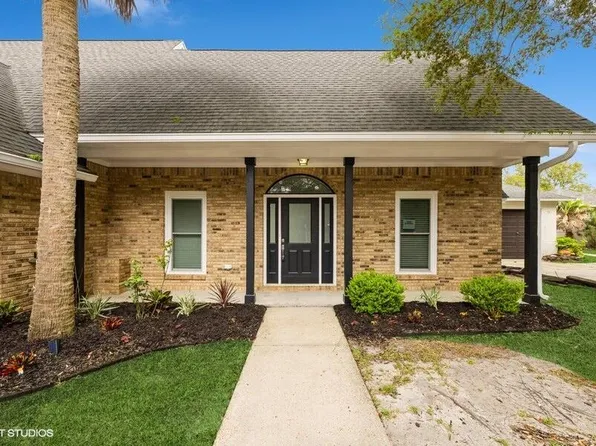 13 Lakeshore Dr, Shalimar, FL 32579