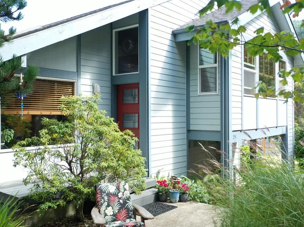 251 Combs Cir, Yachats, OR 97498