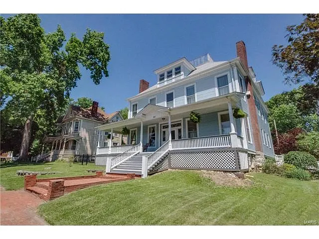 704 Euclid Pl photo 1