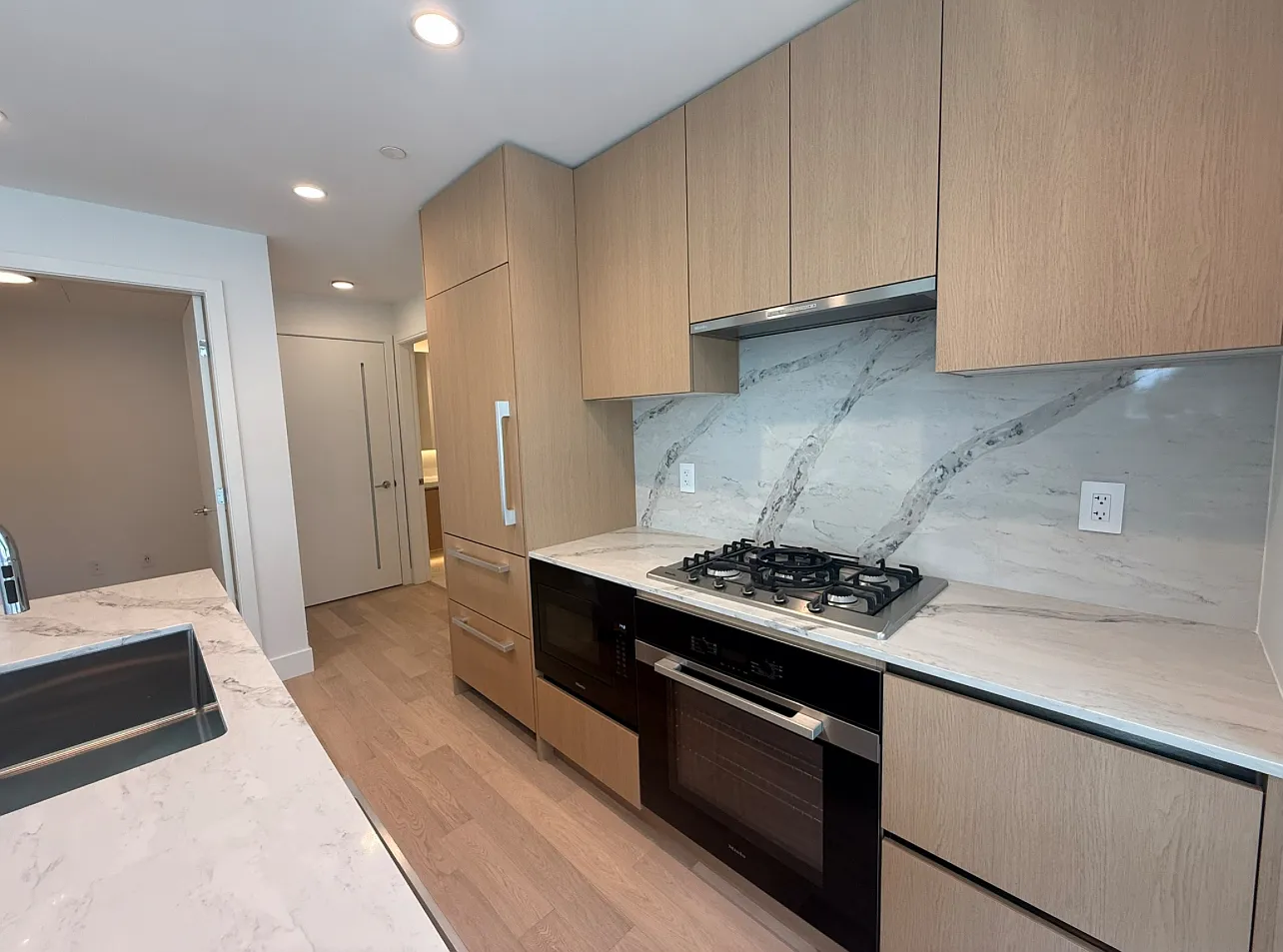 2 bed, 753 sqft, $2,600 — Photo 4