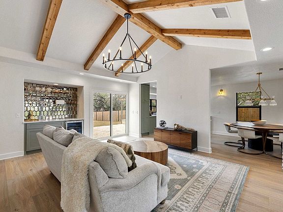 3rd image of 607 Liveoak Drive