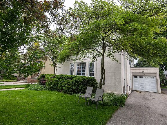 3rd image of 2501 E Shorewood Blvd