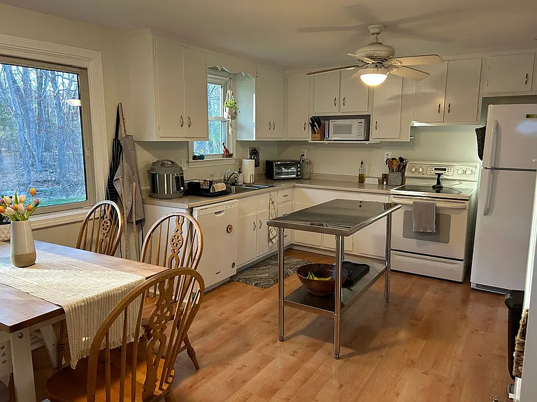 54 Harrington Rd — Photo 2