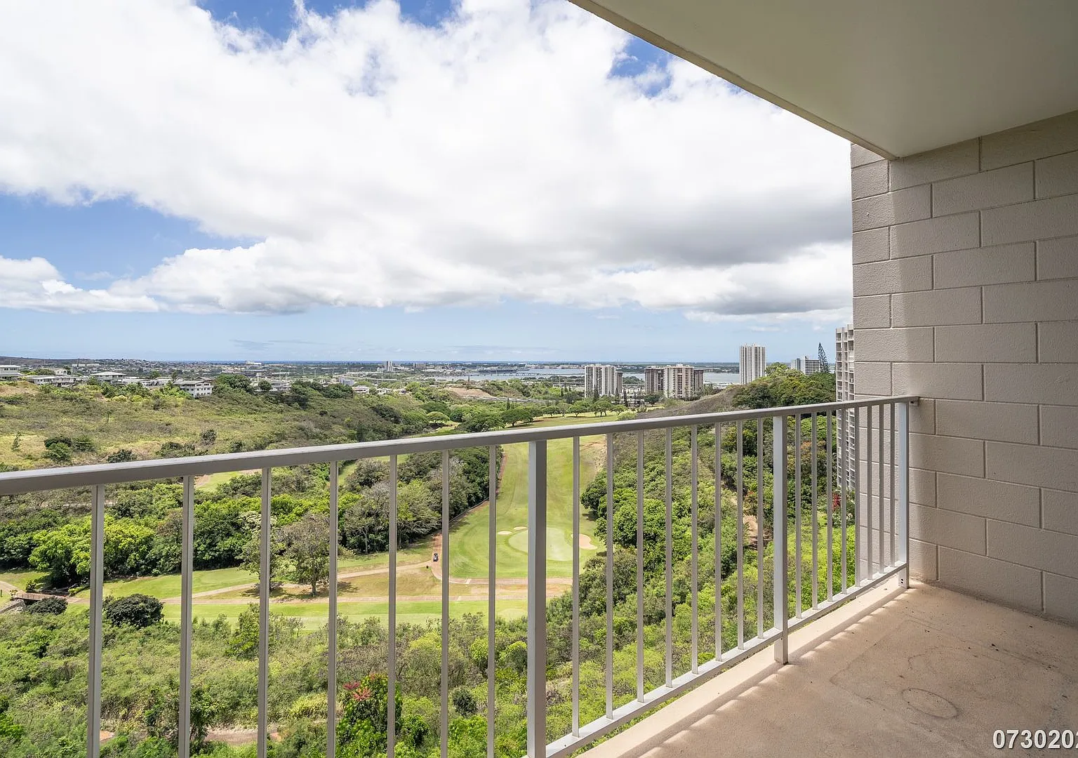 $3,000 / 2 Bed / 2 Bath / 2 Parking Colonnade on The Green — Photo 4