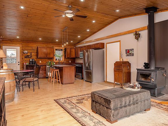 5th image of 3860 Sonoma Ave