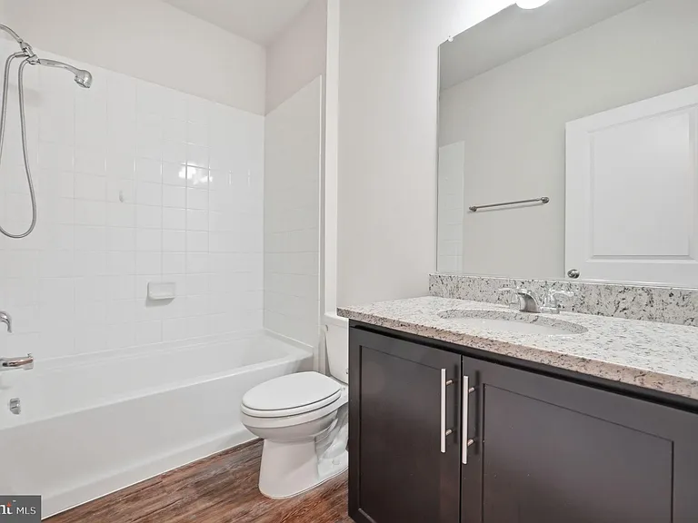 1806 Kellington Ct — Photo 24