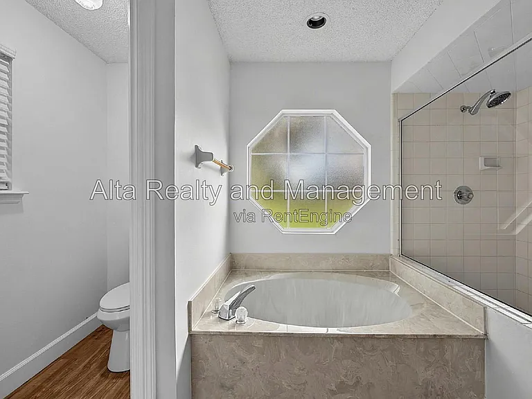 8426 Country Bend Cir W — Photo 21
