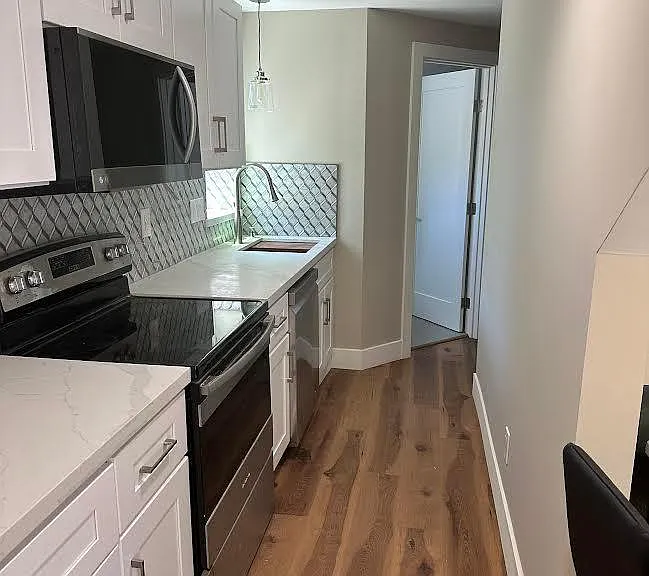 2221 Tacoma Ave — Photo 3