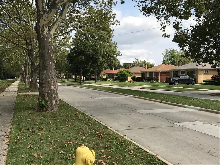 24000 Beverly St — Photo 17