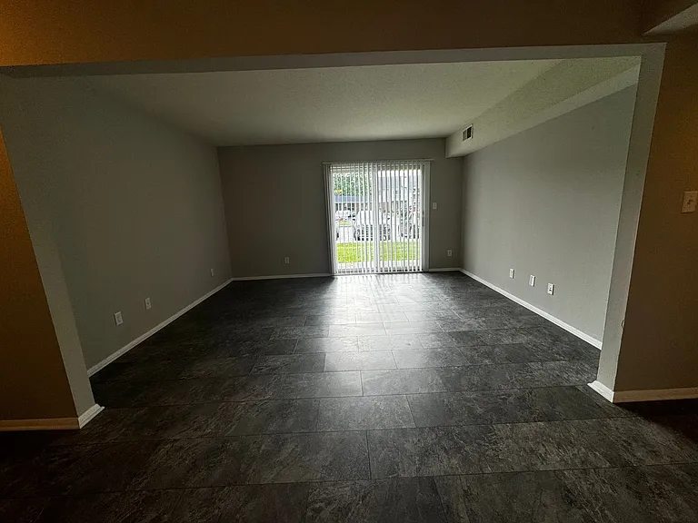 Coventry Court West Apartments — Photo 52