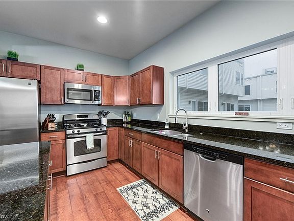 4th image of 1262 W 73rd St