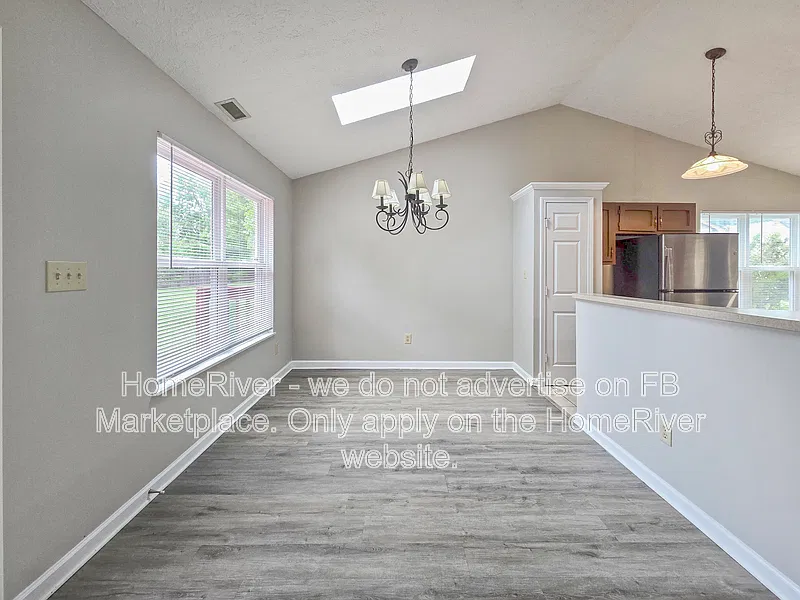 3 bed, 2.0 bath, 1415 sqft, $1,865 — Photo 4
