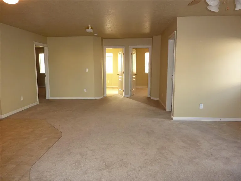 833 S Chicago St — Photo 2