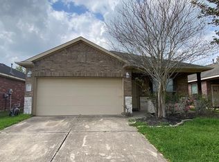 215 Rodeo Dr, Manvel, TX 77578
